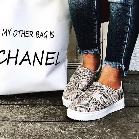 New! Snake Print Platform Sneaker with Velcro - Picture 2 of 10